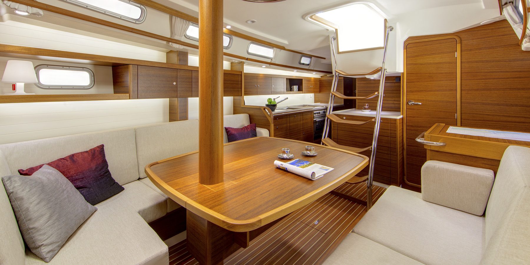 C-Yacht 1250i salon