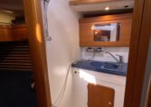separate douche mogelijkheid in c-yacht 1250 zeiljacht